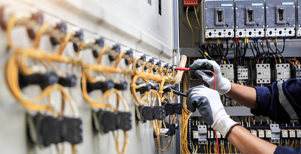 Professional Electrician technician working in Casas Adobes, AZ